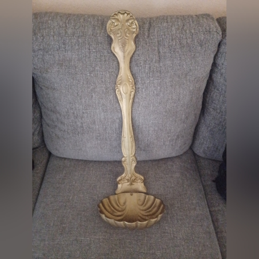 Vintage 1960s Royal wall decor